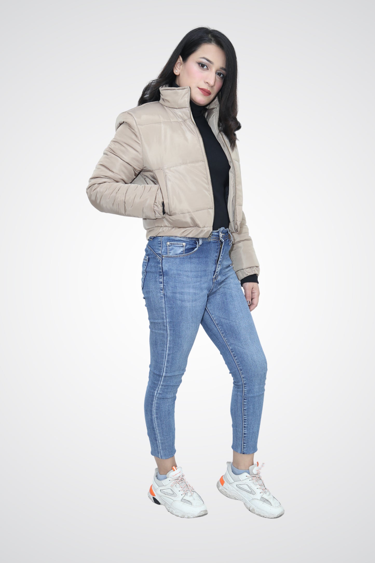 Cropped Puffer Jacket In Beige