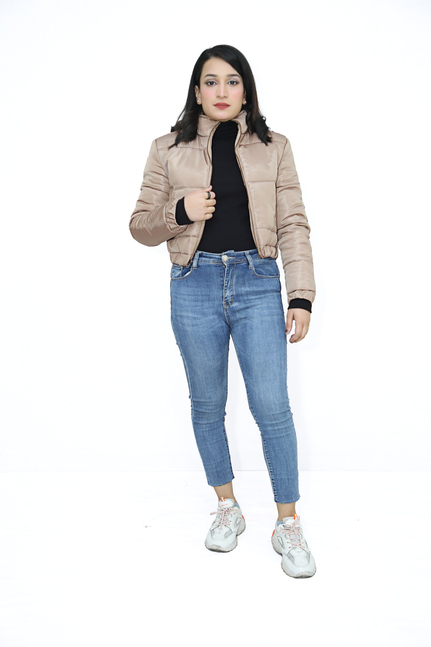 Cropped Puffer Jacket In Beige