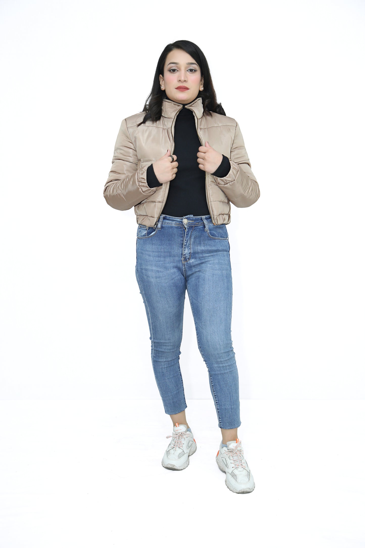 Cropped Puffer Jacket In Beige