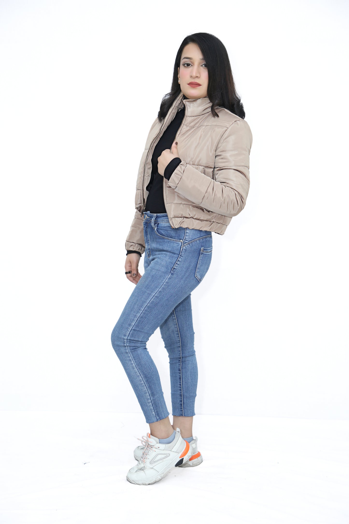 Cropped Puffer Jacket In Beige